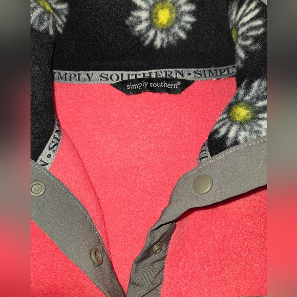 Simply Southern Floral Pullover Pink & Black Fleece, Size Small - Picture 5 of 8